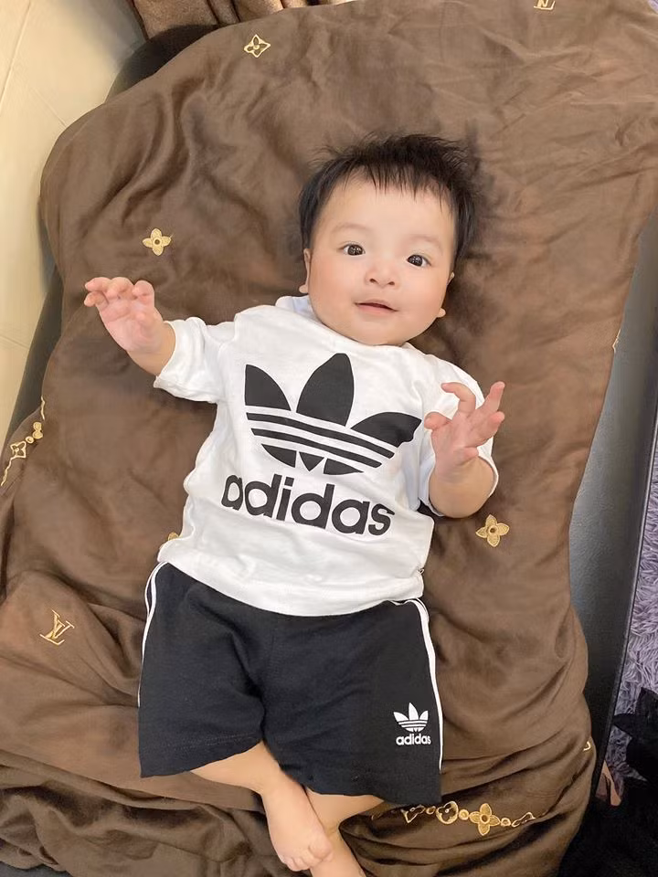 Bo suu tap hang hieu dat do cua con gai Bui Tien Dung