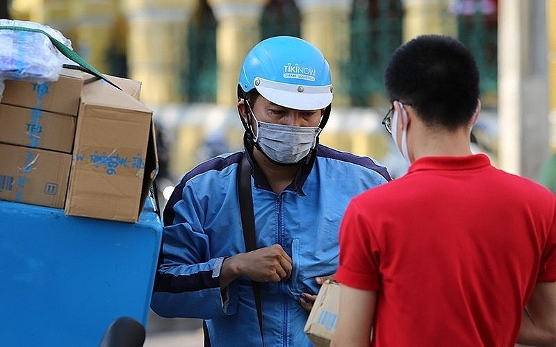 Chính vì vậy mà người làm nghề shipper bội thu đơn hàng online. Báo hải quan.