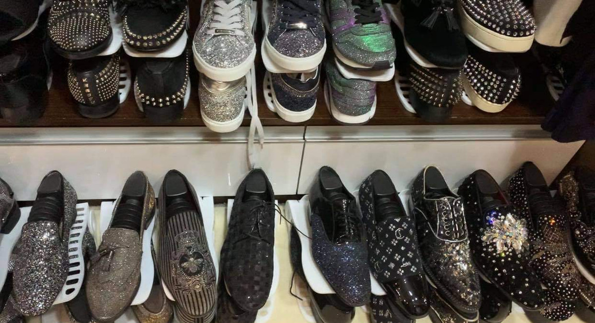 Nhiều đôi giày trong bộ sưu tập của Đàm Vĩnh Hưng còn được cho là “hàng hiếm”, hiện tại đã ngừng sản xuất.