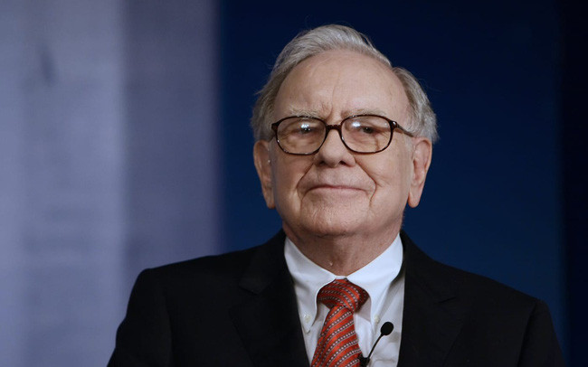Tỷ phú Warren Buffett (67,5 tỷ USD) được xem như một trong những nhà đầu tư thành công nhất thế giới. Tập đoàn Berkshire Hathaway mà ông điều hành sở hữu hơn 60 công ty lớn nhỏ. Ảnh: Reuters.