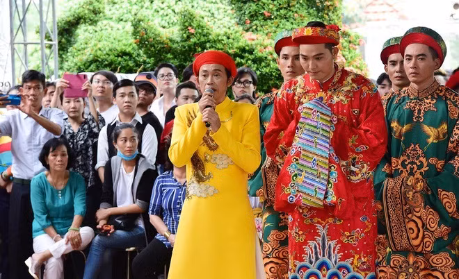 Toan canh kien truc nha tho To hoanh trang cua Hoai Linh