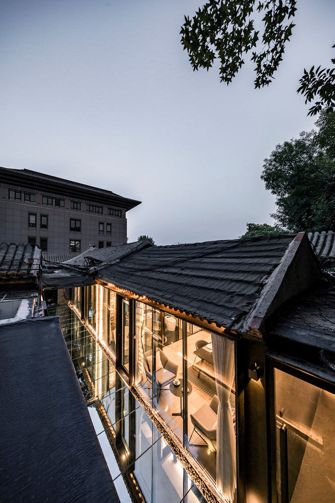 Do đó, gia chủ muốn cải tạo ngôi nhà với không gian sống hiện đại, phù hợp với bản thân song vẫn giữ lại được những dấu ấn xưa cũ.