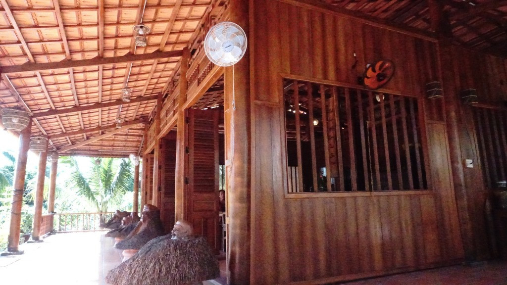 Nhà xây theo kiến trúc 3 gian 2 chái, đúng chất Nam Bộ xưa. Ảnh: Người đưa tin.