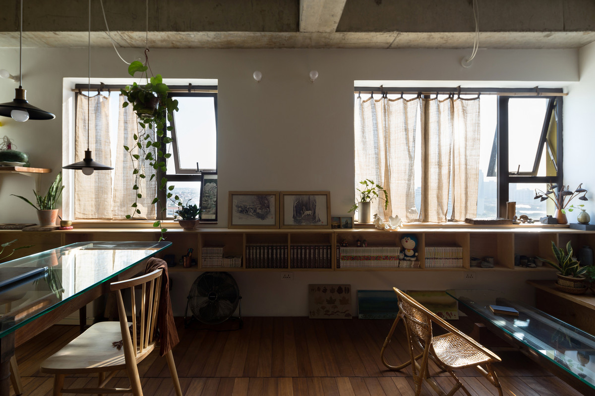 Đèn thả trần như một điểm nhấn giúp cho không gian.