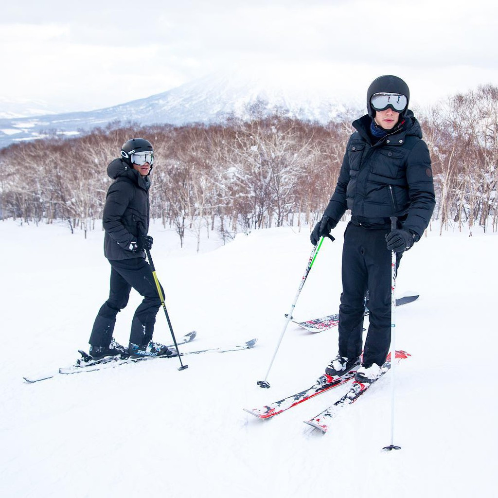 Abdul Mateen có niềm đam mê xê dịch khi thường đăng tải những bức hình du lịch cùng bạn bè, gia đình tại nhiều quốc gia khác nhau.