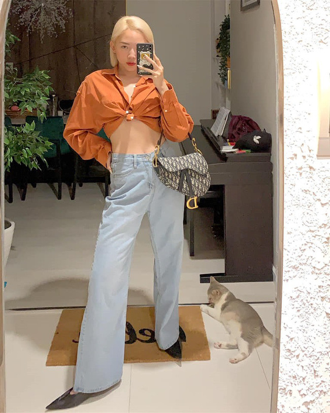 Không chỉ có nhà đẹp, xe sang, Tóc Tiên còn khiến nhiều người choáng ngợp về sở thích chơi đồ hiệu đắt đỏ từ quần áo, túi xách, đồng hồ, mắt kính...Ảnh: Internet.