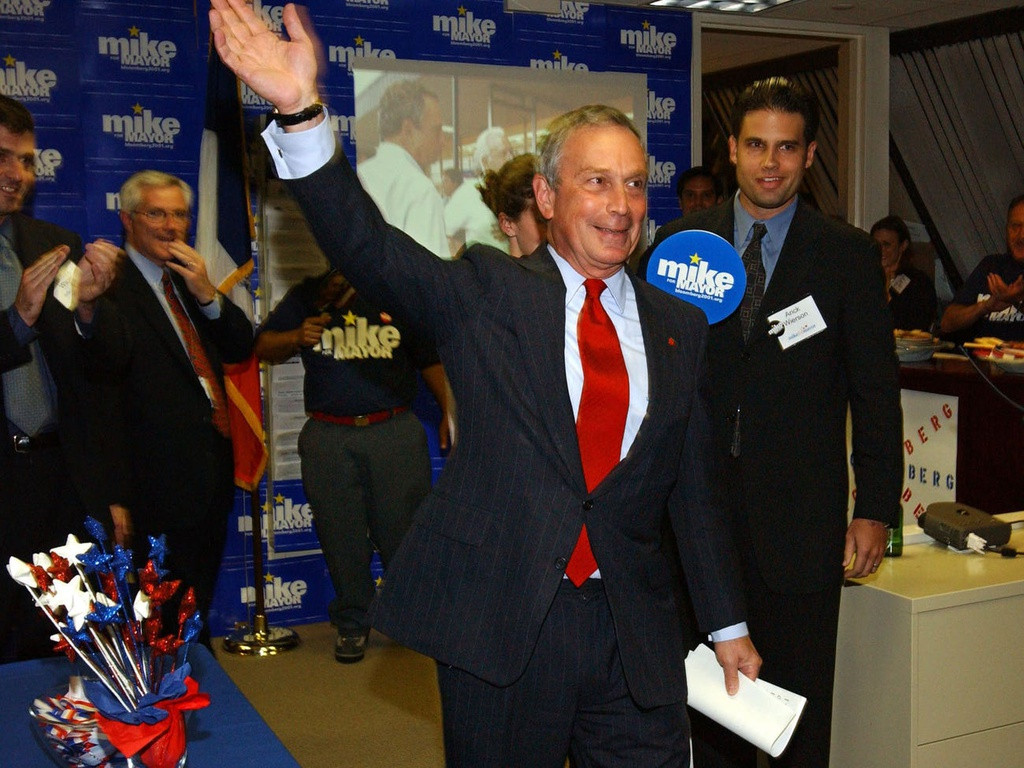 Sau đó, Bloomberg nghỉ việc tại công ty cũ với khoản đền bù 10 triệu USD và thành lập hãng công nghệ thông tin tài chính Bloomberg LP. Trụ sở chính của Bloomberg LP ở châu Âu tọa lạc tại London (Anh). Tòa nhà rộng 1 triệu m2 được hoàn thành vào năm 2017 với kinh phí khổng lồ 1,3 tỷ USD.