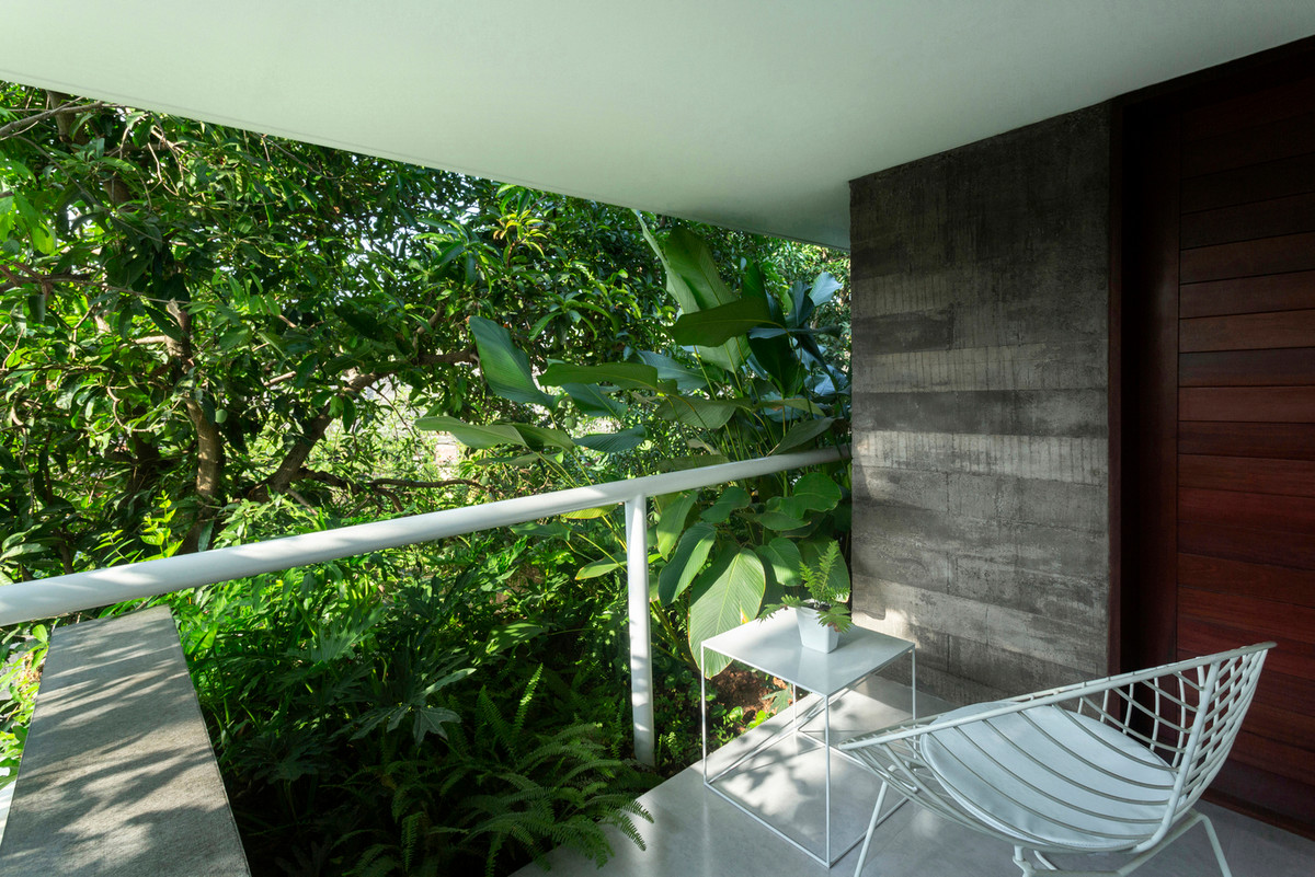 Khu vực thư giãn xanh mát hiếm có giữa lòng đô thị. Nguồn ảnh: Archdaily. Video: Kiến trúc hiện đại cho ngôi nhà liền kề. Nguồn: VTC1