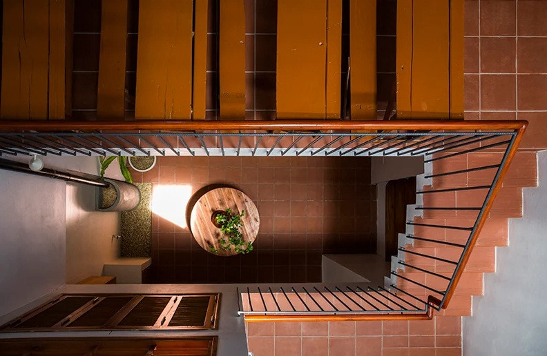 Nhà được thiết kế theo kiến trúc lệch tầng.