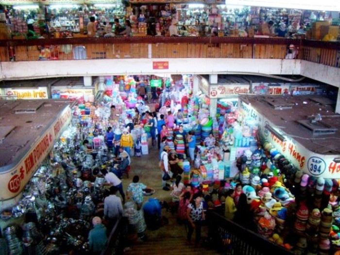 Bỏ ra nhiều tiền của để xây chợ, ý định thâm sâu của vị đại gia Sài Gòn là dời được trung tâm buôn bán của thành phố Chợ Lớn về chợ Bình Tây để thu lợi. Ảnh: GDVN.