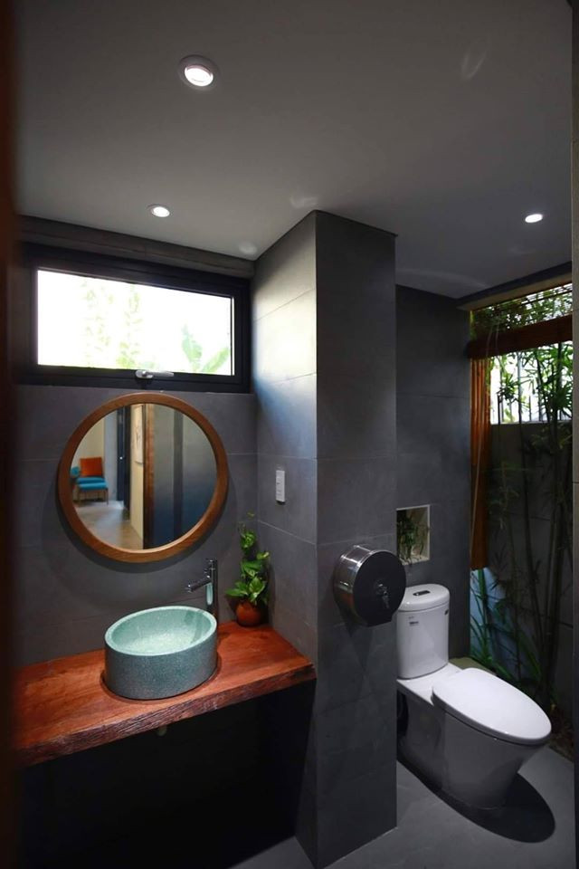 Phòng tắm thiết kế mở. Nguồn ảnh: Chong Chóng Architecture. Video: Độc đáo cách tạo lối vào nhà. Nguồn: VTC1