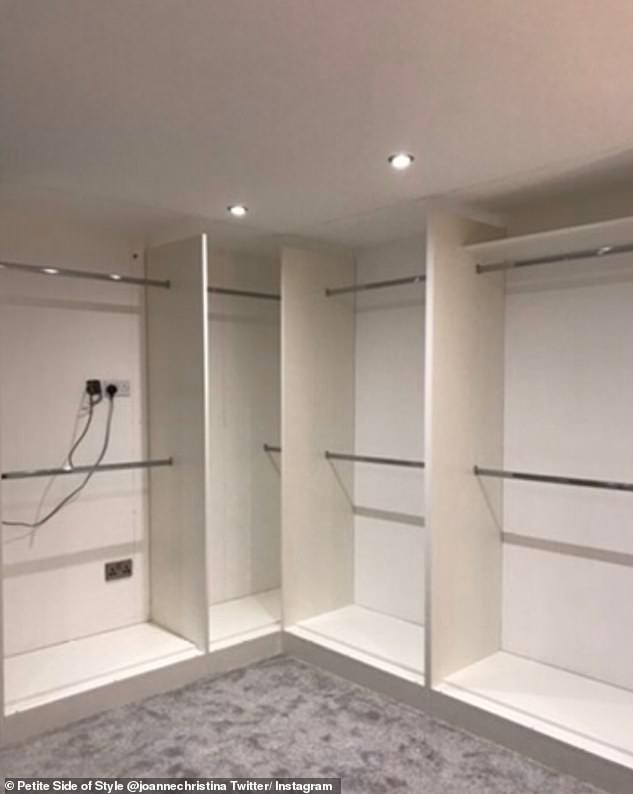 Phòng ngủ chính được chuyển lên tầng trên cùng, còn phòng ngủ cũ biến thành phòng thay đồ với tủ quần áo không cửa.