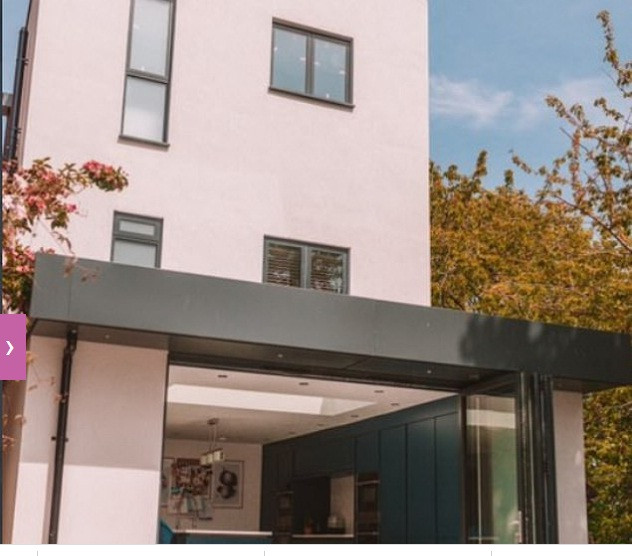 Suốt 3 năm qua, cặp đôi khiến mọi người vô cùng ngạc nhiên khi tự tay cải tạo ngôi nhà cũ kỹ lột xác thành không gian hiện đại.