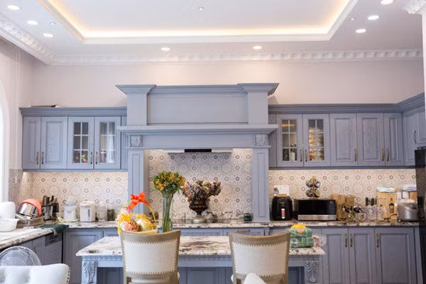 Nội thất trong nhà đều đắt tiền do vợ chồng nam ca sĩ tự tay chọn lựa và trang trí.