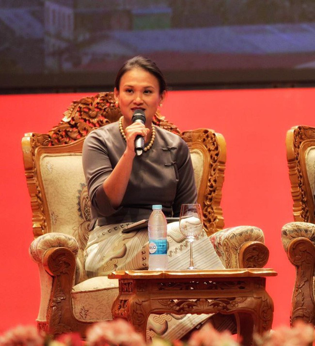 Theo đó, tác giả bài viết đánh giá cao những thành tích của nữ đại gia này, khẳng định cô là người đảm nhận nhiều chức vụ quan trọng và “giành chiến thắng trong việc đưa ra các sáng kiến để thu hút đầu tư nước ngoài vào Myanmar”. Ảnh: Getty.