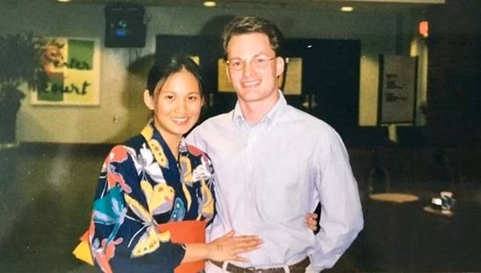 Vợ mới của chồng cũ diva Hồng Nhung cũng giữ các vị trí lãnh đạo tại một tập đoàn hàng đầu của Myanmar có tên Yoma Strategic Holdings khi trở về quê hương vào năm 2013, đồng thời mở công ty tư vấn ngân hàng đầu tư Sandanila. Ảnh: GiadinhVN.