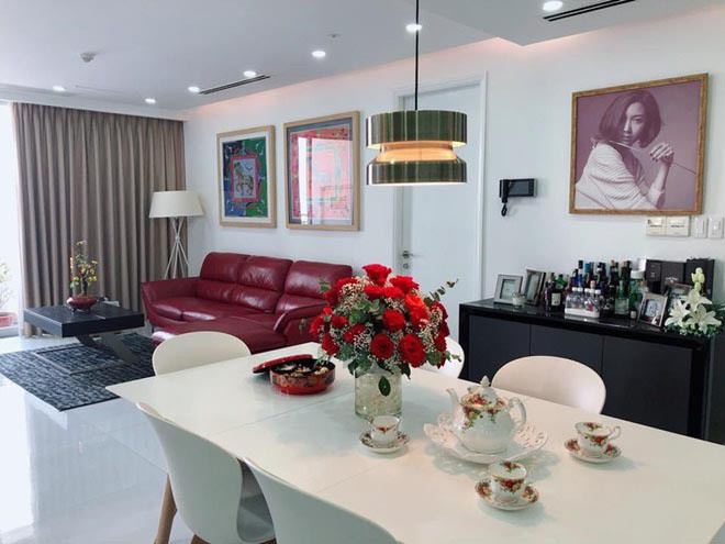 Căn hộ của Á hậu Thúy Vân người đẹp trang bị nhiều nội thất sang trọng. Ảnh: FBNV.