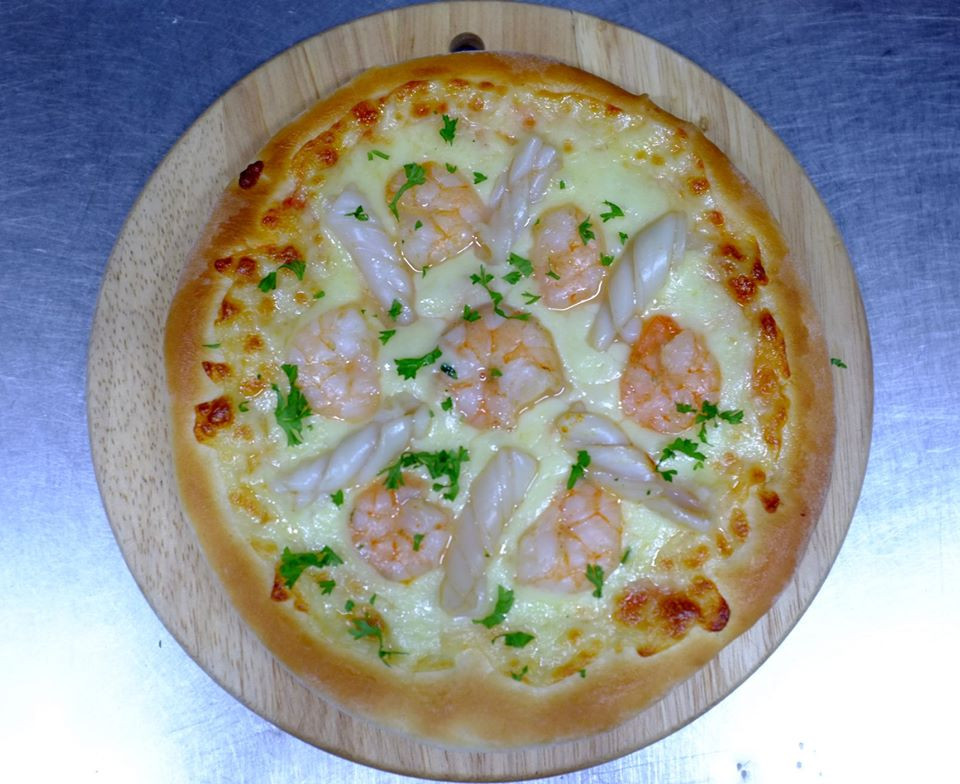 Cũng theo chị Hồng, hàng làm chỉ có lãi, rất đắt khách. Nguồn ảnh: Facebook.