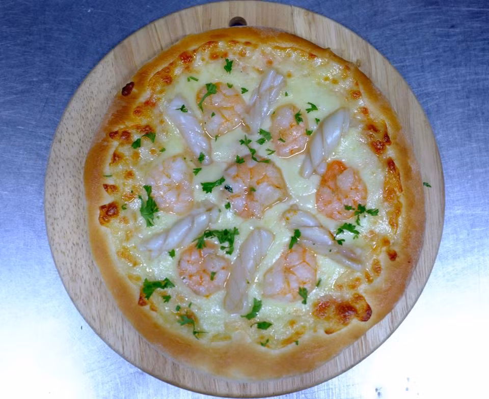 Cũng theo chị Hồng, hàng làm chỉ có lãi, rất đắt khách. Nguồn ảnh: Facebook.