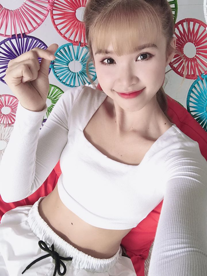 Nổi tiếng là thế nhưng rất hiếm khi người ta thấy Khởi My và Kelvin Khánh chia sẻ quá nhiều thông tin về đời tư trên mặt báo. Thế nhưng, ai cũng biết Khởi My là sao Việt sở hữu lượng like trên facebook lớn nhất Việt Nam. Ảnh: FBNV.