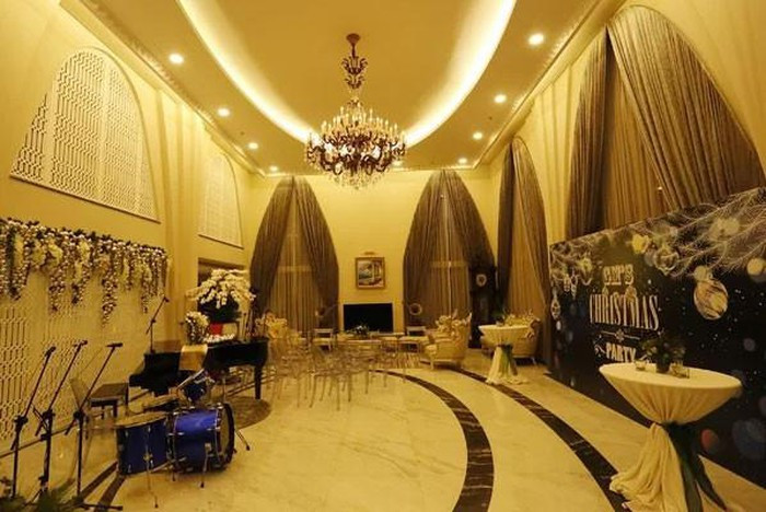 Phòng khách có thể tiếp đãi 200 người một lúc. Ảnh: Giadinhnet.