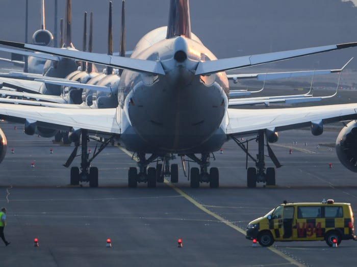Sân bay Frankfurt, một trong những trung tâm trung chuyển bận rộn nhất châu Âu hiện trở thành bãi đậu máy bay. Ảnh: Getty Image.