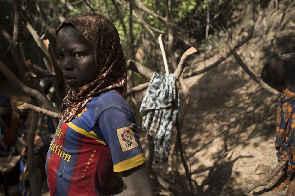 Tuy nhiên, giấc mơ của người nghèo chưa bao giờ thành hiện thực bởi những vùng đất chứa vàng đều thuộc về các chủ khai thác.