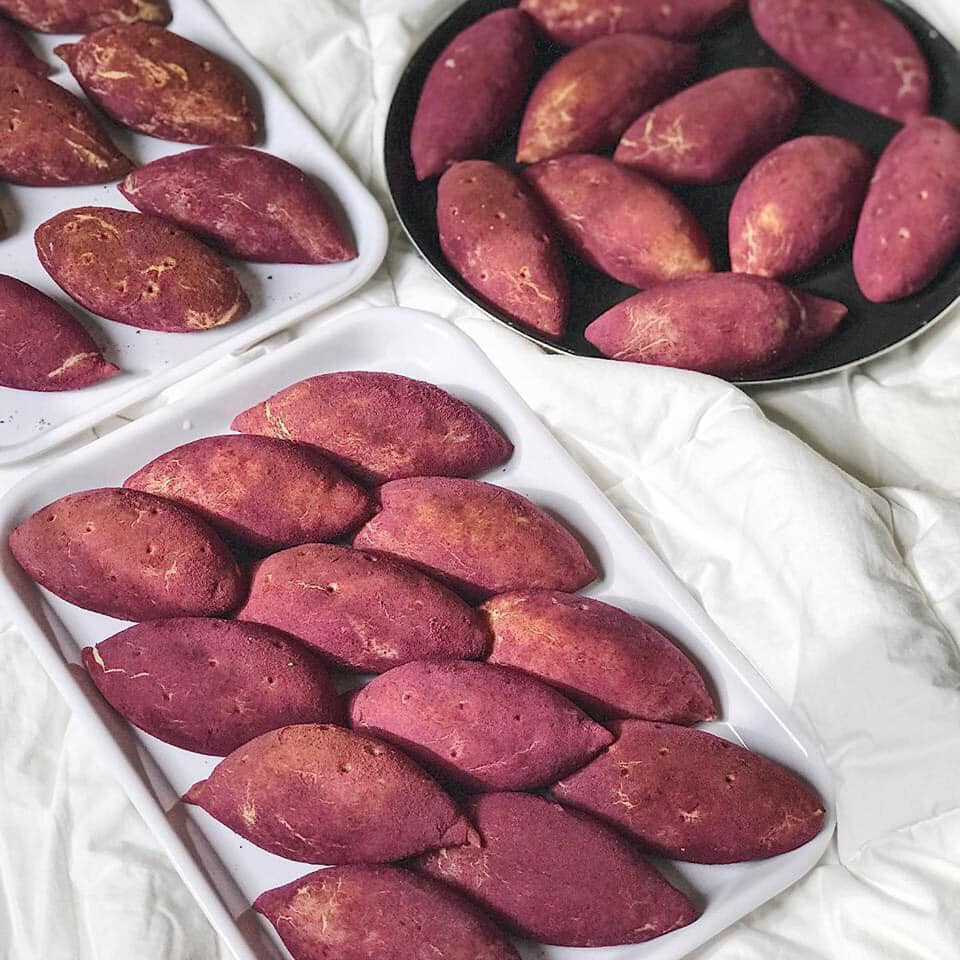 Thêm nữa, bánh khá dễ ăn và không có quá nhiều mùi béo của bơ sữa. Nguồn ảnh: Facebook Video: Quán bánh mỳ Việt nức tiếng Sài Gòn. Nguồn: VTC14