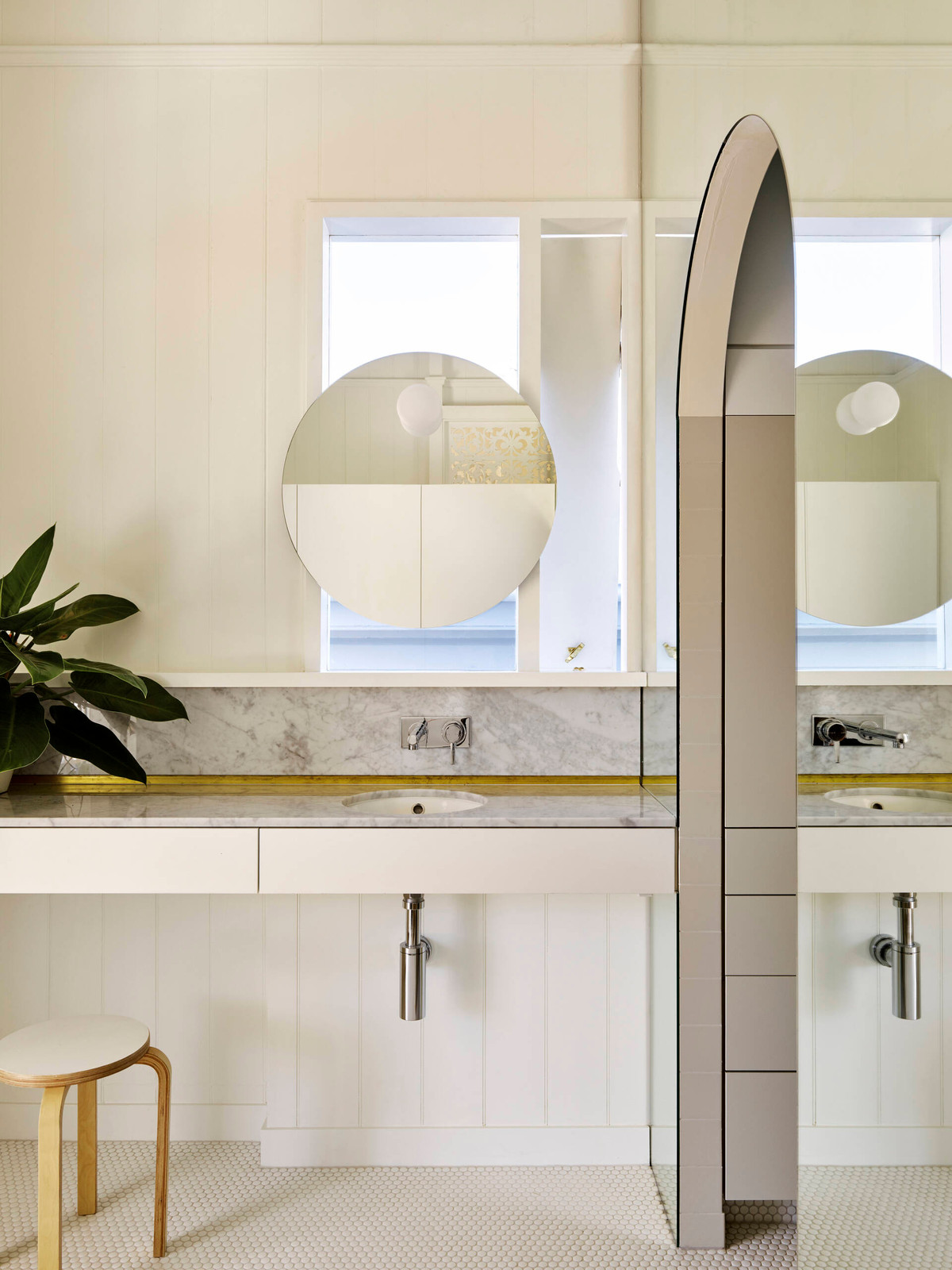 Phòng tắm thiết kế trang nhã và tinh tế. Nguồn ảnh: Archdaily