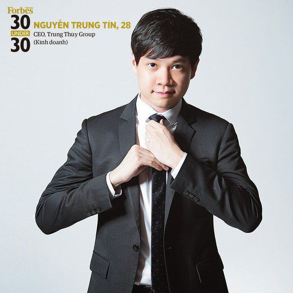 Anh chính là người thừa kế của tập đoàn nổi tiếng Trung Thủy Group và cũng là 1 trong 30 gương mặt trẻ dưới 30 tuổi được tạp chí Forbes Việt Nam vinh danh hồi đầu năm 2015.
