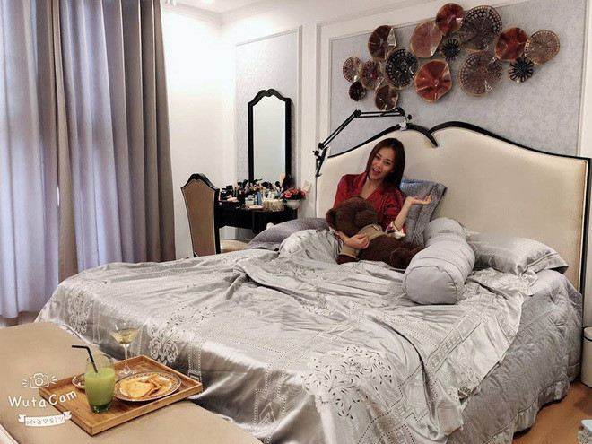 Phòng ngủ sang trọng và ấm cúng.