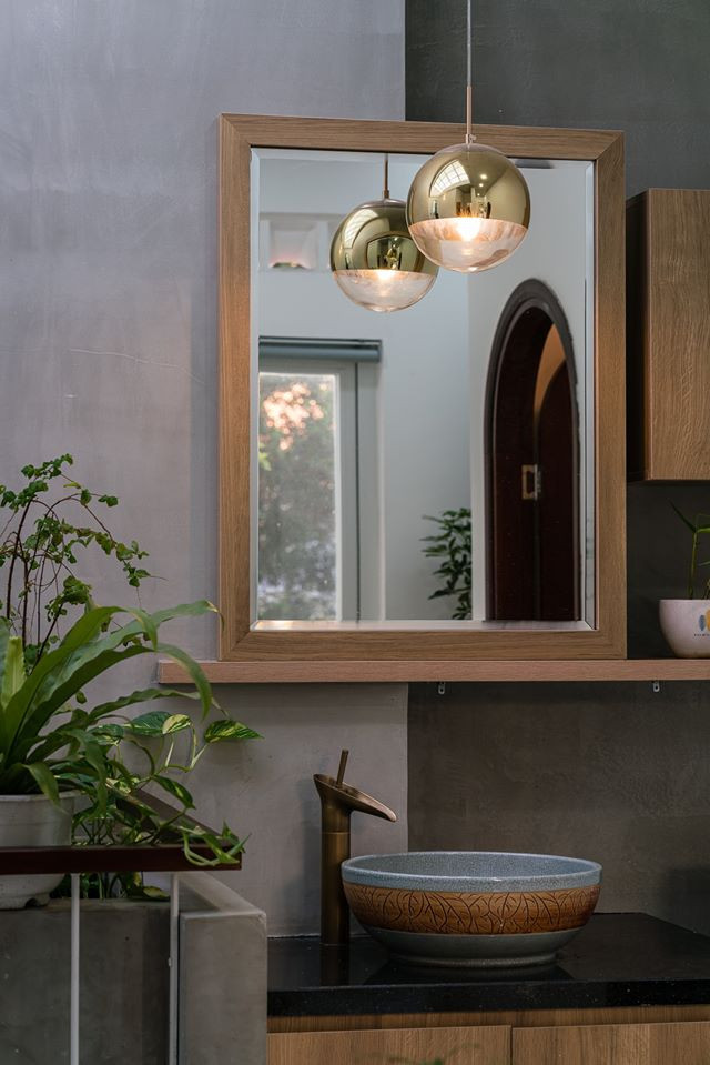 Khu vực vệ sinh chung thiết kế mở.