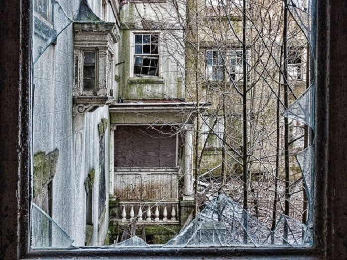 Năm 2016, thành phố mua lại bất động sản này và phê duyệt kế hoạch cải tạo biệt thự. Tuy nhiên công việc bị đình trệ khiến ngôi nhà vẫn tiếp tục bị bỏ hoang tới bây giờ.