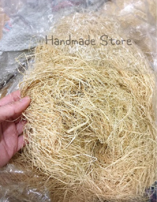 Theo quảng cáo của người bán, vỏ trấu và rơm khô được người trồng cây cảnh ưa chuộng bởi chúng có tác dụng làm tăng độ xốp, độ thông thoáng cho đất. Ảnh: Shopee.