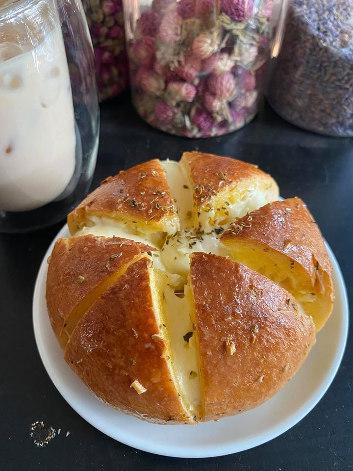 Chị Lan Anh (một người bán hàng online ở Hoàng Mai, Hà Nội) cho biết, mỗi ngày chị bán được khoảng 40-50 chiếc.