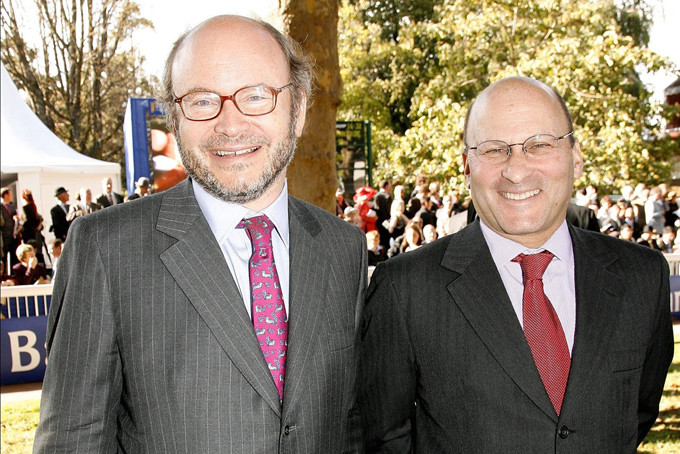 Alain và em trai Gerard Wertheimer là đồng sở hữu thương hiệu thời trang xa xỉ Chanel. Họ hiện nằm top 10 người giàu nhất nước Pháp với tổng tài sản 42 tỷ USD. Ảnh: Nytimes.