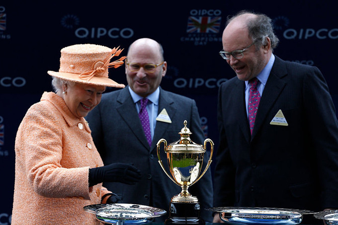 Nếu đến một show diễn của Chanel, họ tự lái xe và ngồi ở hàng thứ ba hoặc thứ tư của ghế khách mời. Ảnh: BI.