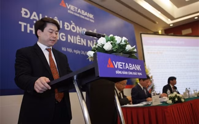Ong Nguyen Van Hao “roi” HDQT VietABank