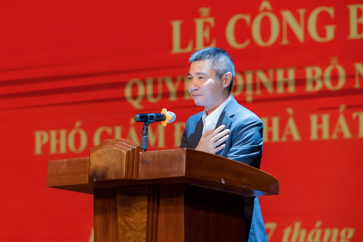 Can nha gian di cua NS Cong Ly vua nhan chuc PGD Nha hat Kich HN