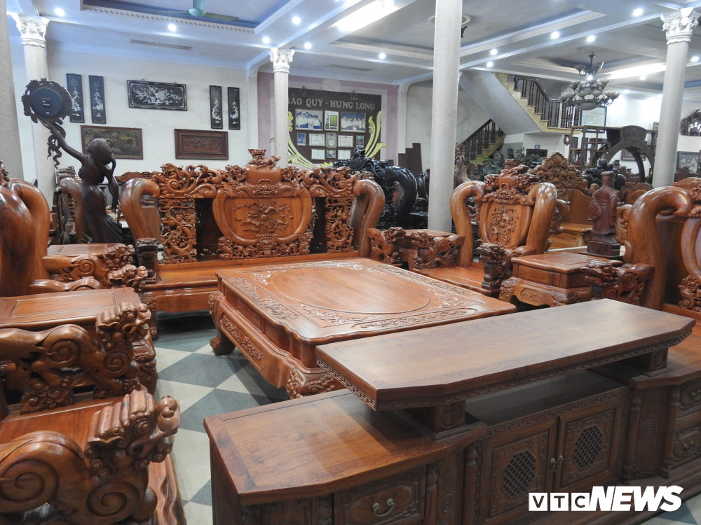 Ghe tham 2 lang nghe go toan ty phu o Viet Nam