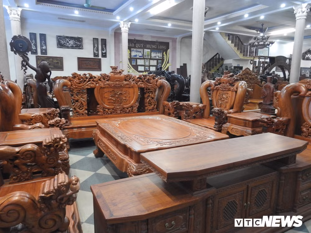 Ghe tham 2 lang nghe go toan ty phu o Viet Nam