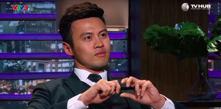 Vào mùa mưa, shark Khoa cầm thau rải khắp nhà đến mức thuộc làu hết tất cả chỗ dột trong nhà, khi rải hết thau thì canh, thau nào đầy nước thì đổ vào thùng.