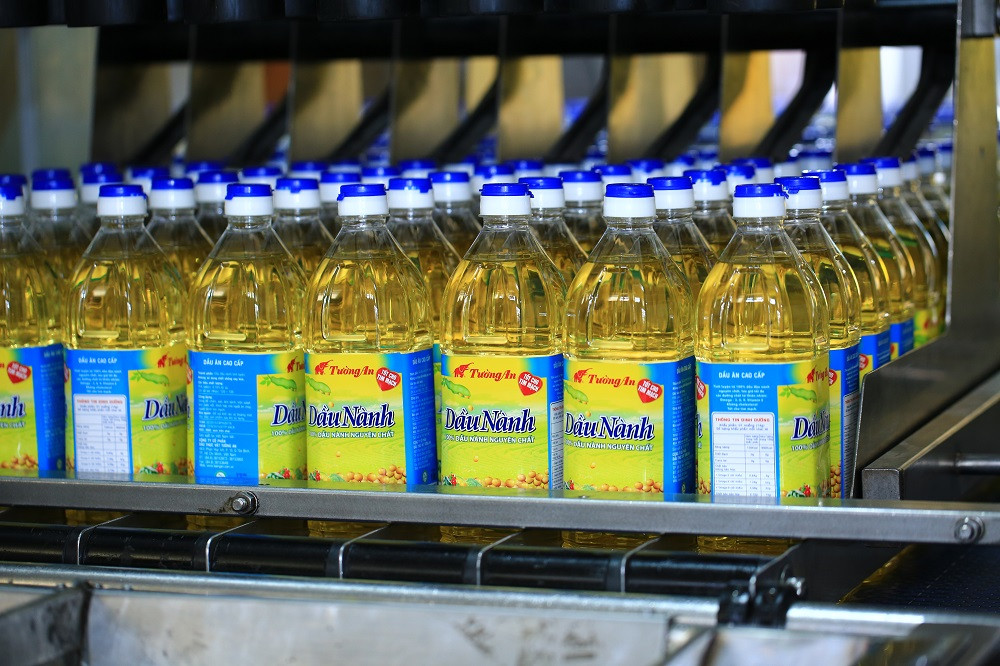 Bao COVID-19 khien nhieu nganh “khoc”, rieng loat cong ty nay lai lon-Hinh-2