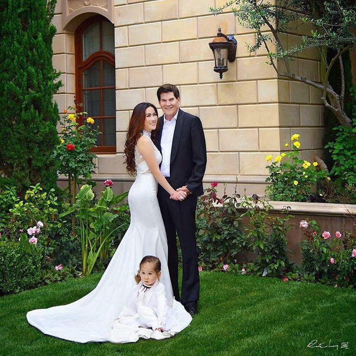 Các con của cặp đôi vợ chồng này có cuộc sống đúng chuẩn rich kid thứ thiệt.