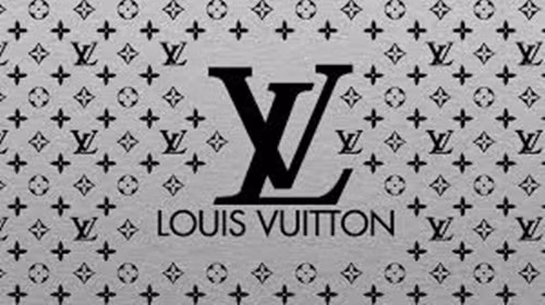 Logo chữ lồng LV và họa tiết monogram với 3 họa tiết hoa 4 cánh được xem là biểu tượng huyền thoại của thương hiệu Louis Vuitton. Ít ai biết người sáng tạo ra các biểu tượng này chính là con trai của Louis Vuitton chứ không phải ông.