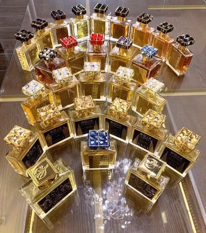“Ông xã Hari Won” từng đăng tải bộ sưu tập nước hoa đẳng cấp của thương hiệu Roja và nhận được nhiều lời khen từ công chúng. Ảnh: FBNV.