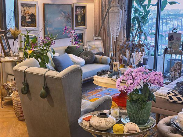 Cửa kính giúp không gian thêm phần thoáng mát, tràn ngập ánh sáng.