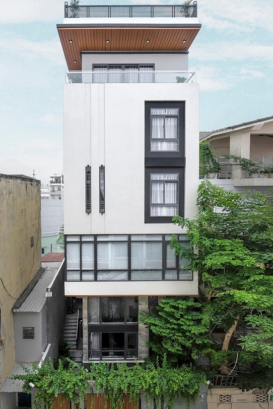 Căn nhà của vợ chồng Lê Hoàng The Men có diện tích sử dụng hơn 1.000 m2, bắt đầu xây dựng từ tháng 6/2019 và đến 3/2020 hoàn thiện. Ảnh: Ngoisao.