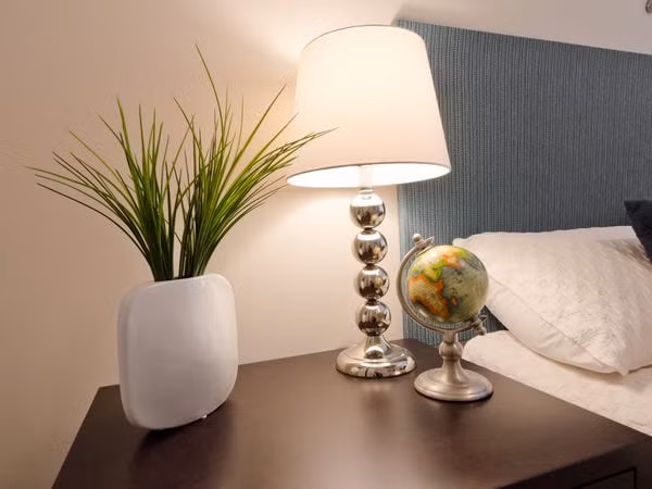 Bạn không thể mua thêm diện tích trong một căn hộ có sẵn nhưng cách đơn giản để làm rộng nó là: giải quyết mớ hỗn độn bằng việc loại bỏ những thứ không cần thiết.