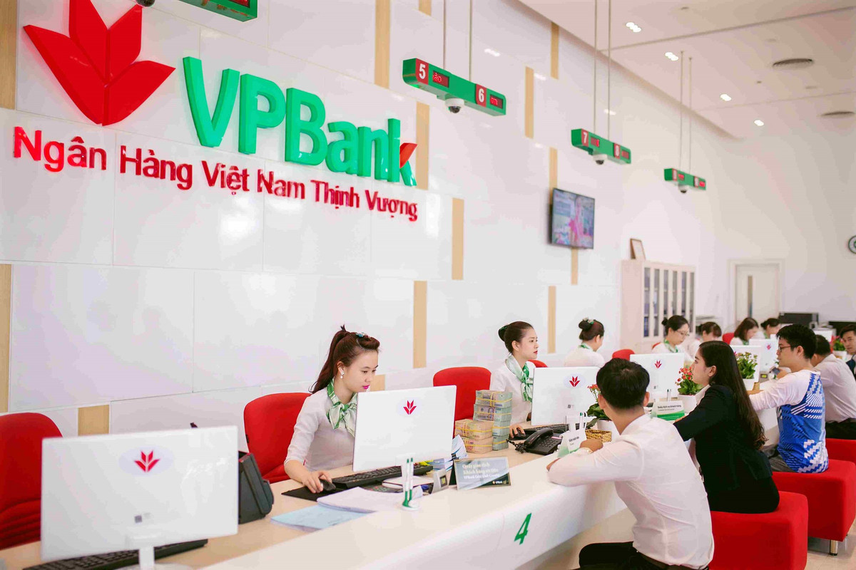 VPBank o Top 300 ngan hang gia tri thuong hieu.. van day “phot”